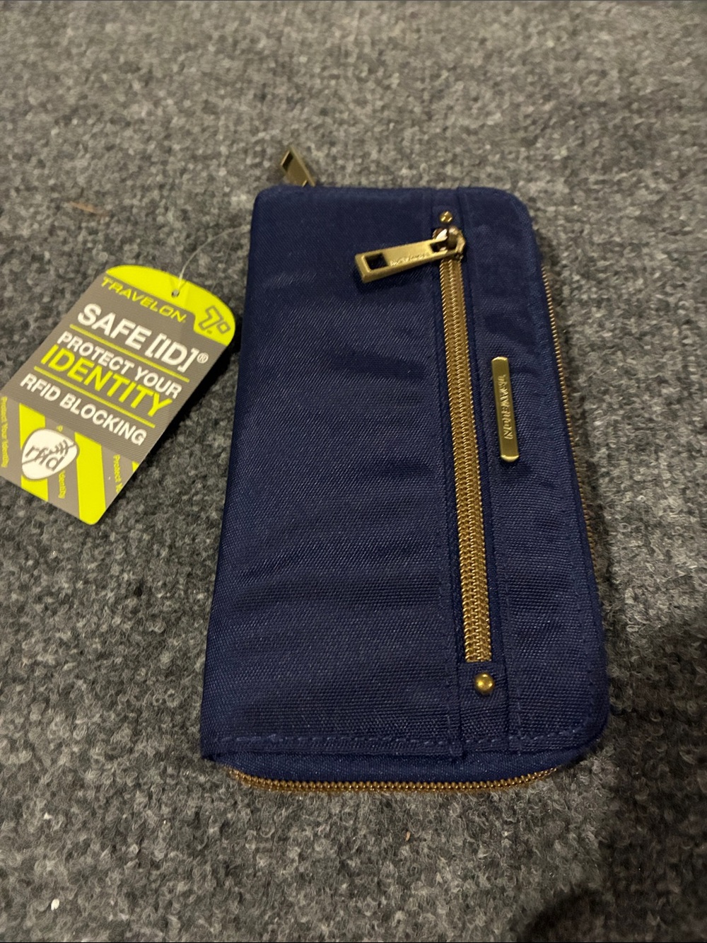 🎉 4/$25 NWT Travelon Navy Blue RFID-Blocking Zip Wallet with Gold Tone Hardware